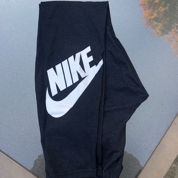 NEW Nike leggings - Picture 1 of 4